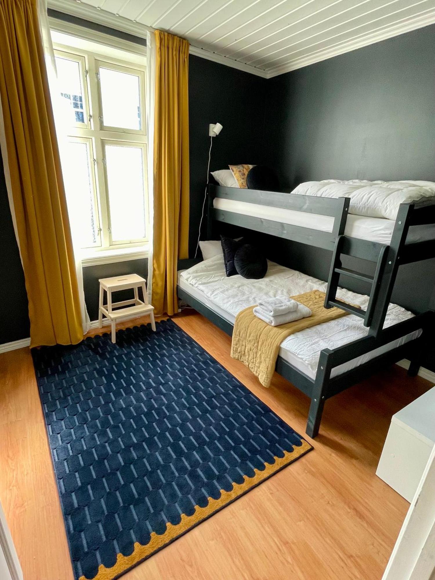 Sentral Og Fargerik Bygardsleilighet Halden Luaran gambar