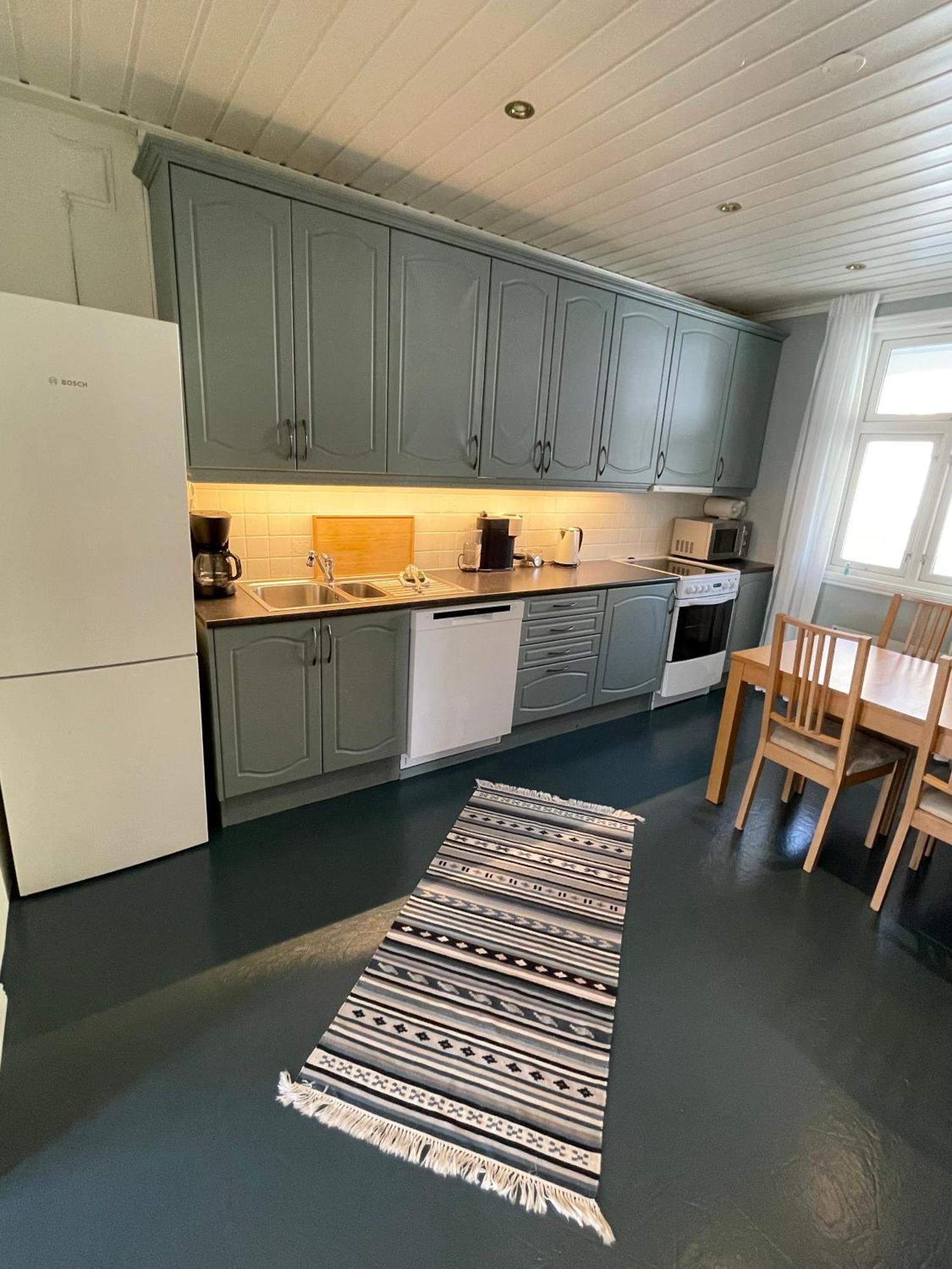 Sentral Og Fargerik Bygardsleilighet Halden Luaran gambar