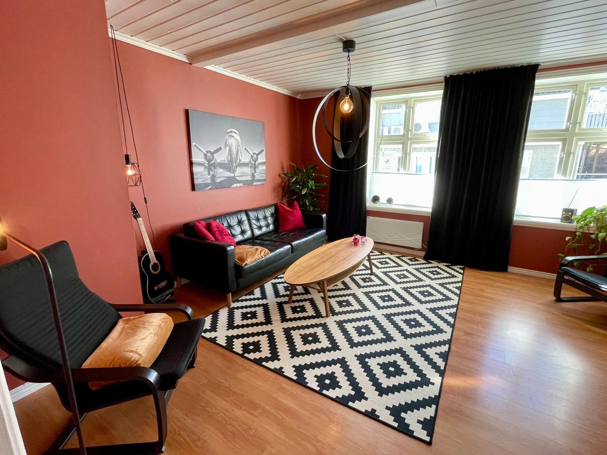 Sentral Og Fargerik Bygardsleilighet Halden Luaran gambar