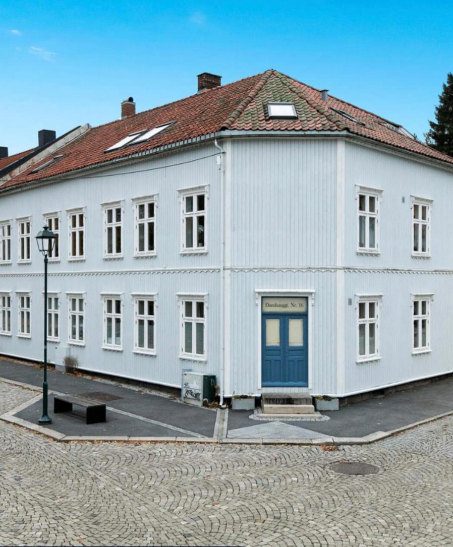 Sentral Og Fargerik Bygardsleilighet Halden Luaran gambar