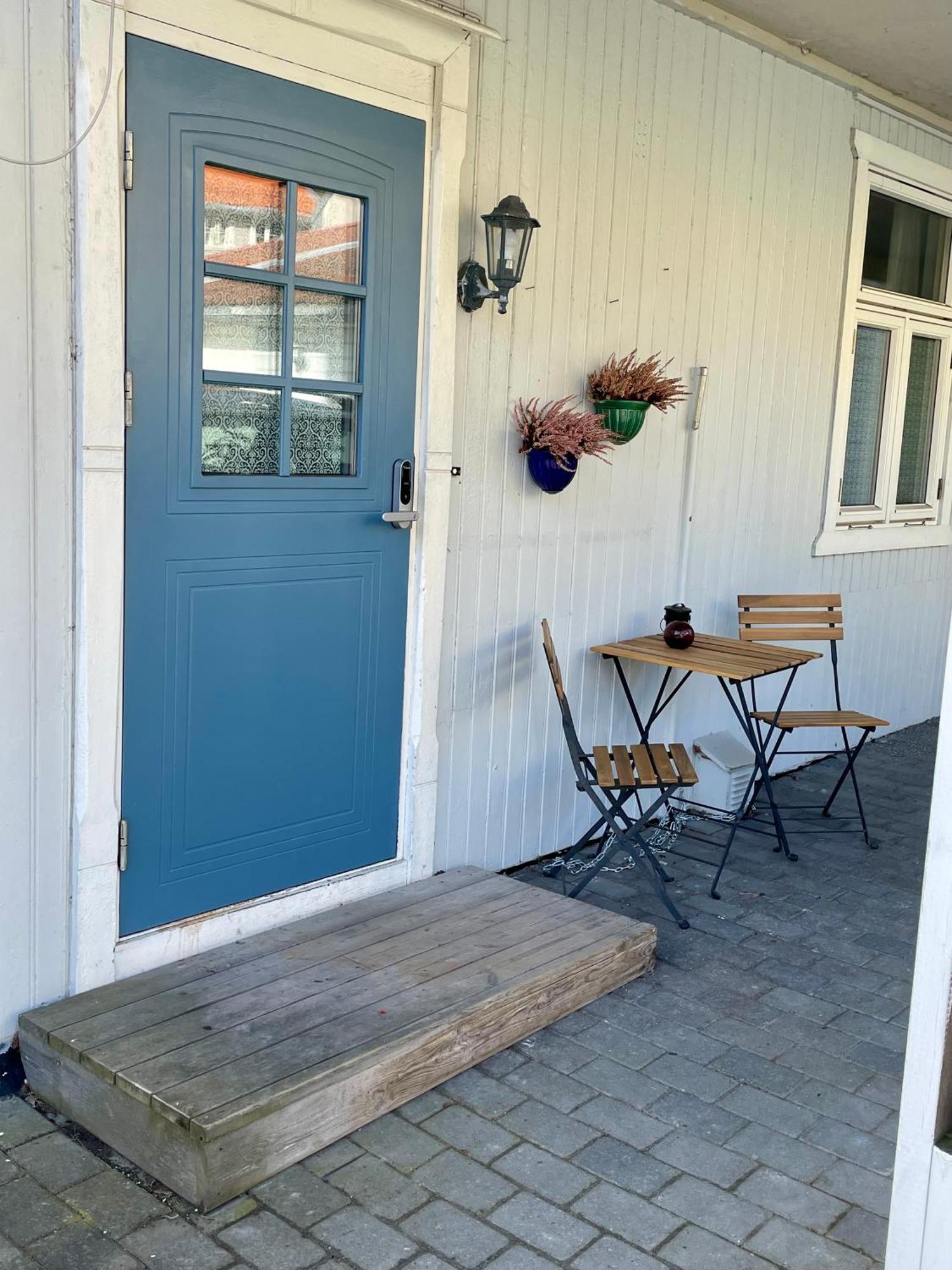 Sentral Og Fargerik Bygardsleilighet Halden Luaran gambar